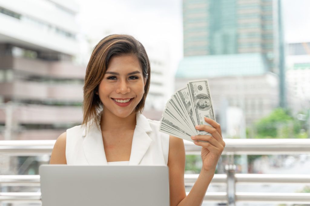 Featured image start a blog and make money